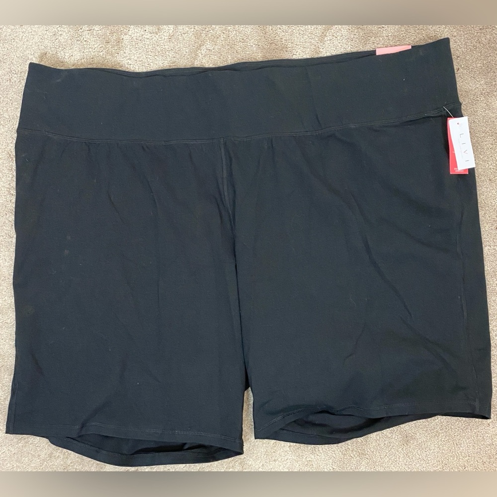 SOLD: Livi Biker Shorts | Size 38/40 | NWT - Picture 5 of 8